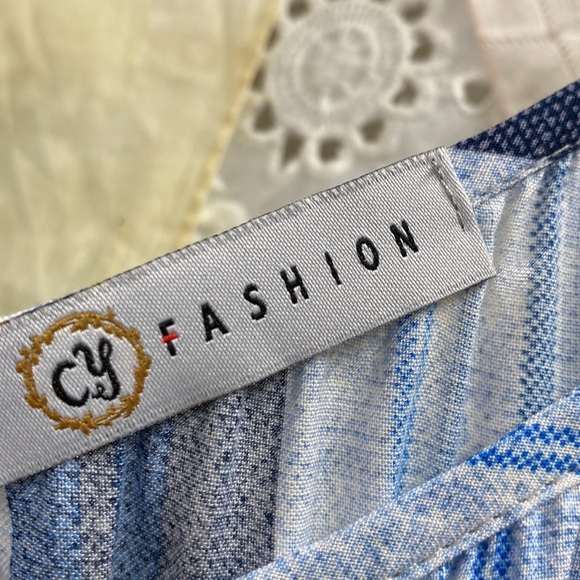 Jumper - Picture 2 of 3